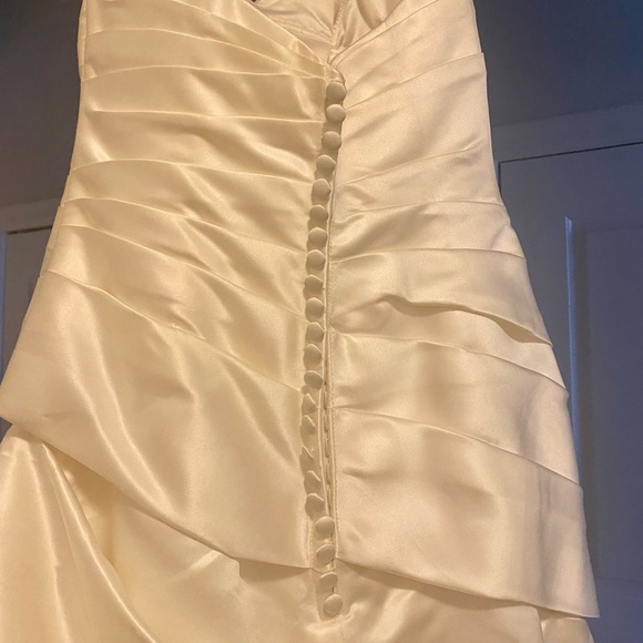 Ivory Yvonne bridal wedding dress size 6 great condition - Picture 7 of 7